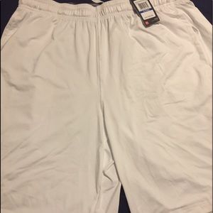 Men’s UA shorts